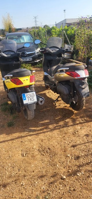 Yamaha Xmax Maxi Scooter Amarilla