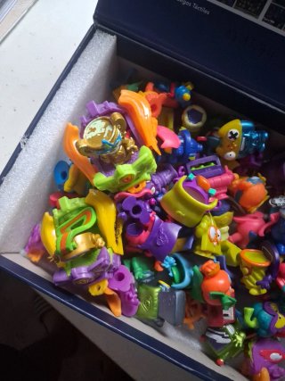 Caja de Superthings(precio negociable)
