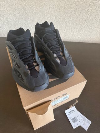 Adidas Yeezy 700 V3 Dark Glow (11.5 US)