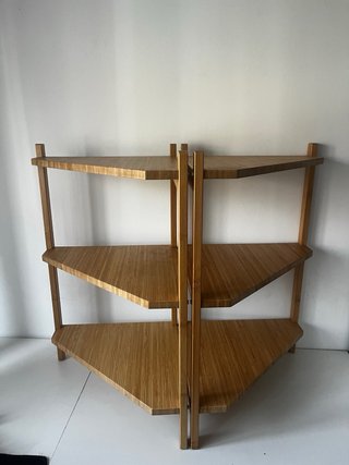 2 Estanterías esquineras
