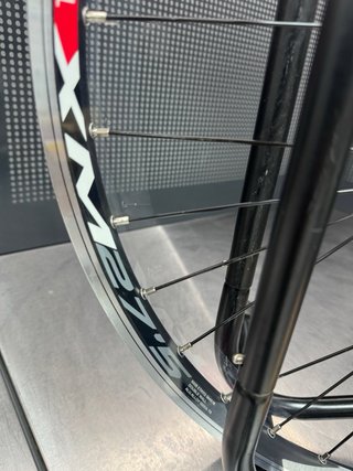Rueda Delantera 27.5 V-Brake 6 Tornillos