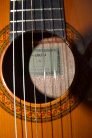 Guitarra Clásica Yamaha C40 + Funda