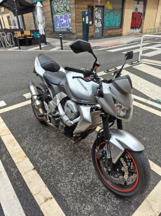 Kawasaki Z750 Plata