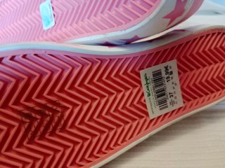 Zapatillas rosas con estrellas sin estrenar