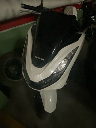Honda PCX Blanca