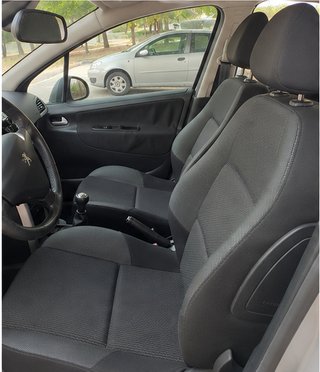 Peugeot 207 2012