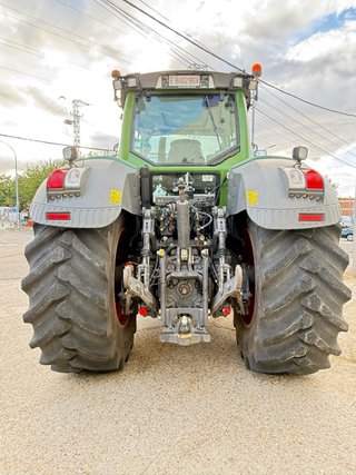TRACTOR FENDT 824, PROFI PLUS RTK