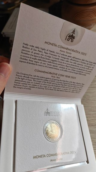 2 euros Vaticano 2025 y 2024