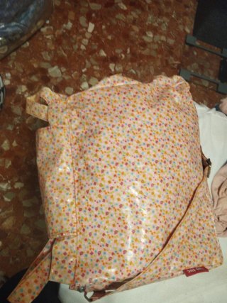 Bolso de carro estampado floral marca tuc tuc