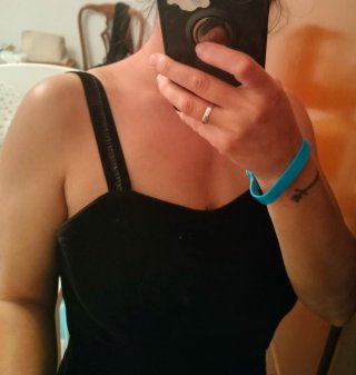 Vestido negro con chaqueta torera