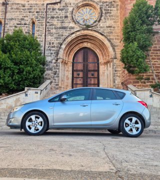 Opel Astra 2012