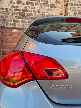 Opel Astra 2012
