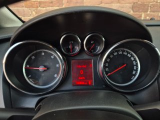 Opel Astra 2012