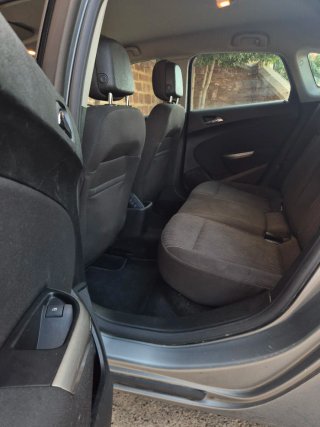 Opel Astra 2012