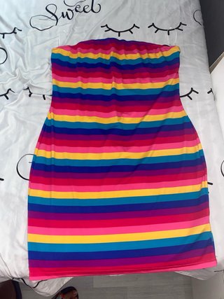 Vestido de verano blanco con detalles