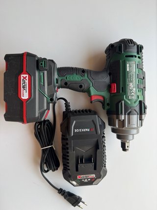 Avvitatore Parkside 20V con batteria e caricatore