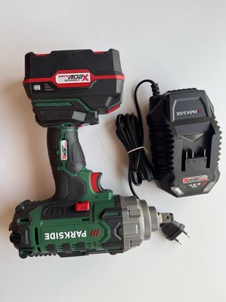 Avvitatore Parkside 20V con batteria e caricatore