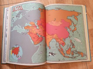 Atlas del mundo : un insólito viaje por las mil...