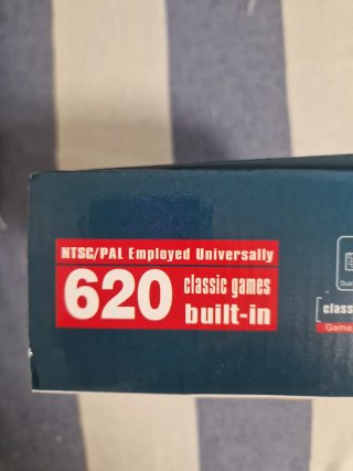 Mini console con 620 giochi classici