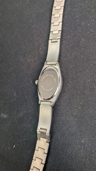 Reloj La Ricci Mate Ovalado Esfera Blanca