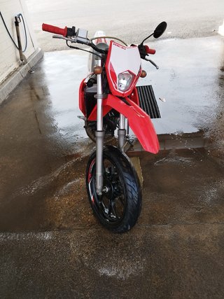Rieju MRT 50 Supermotard Roja y Blanca