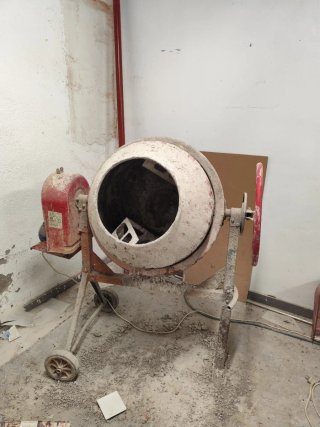 Hormigonera 140L