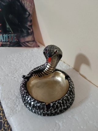 Cenicero Cobra Serpiente adornos y decoración.