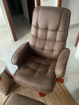 Sillón y reposapiés diseño