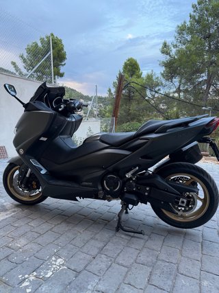 Yamaha TMAX 560 Tech MAX — Impecable