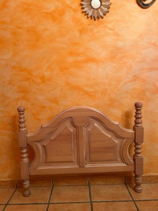 Cama de 90 madera maciza estilo rústico.