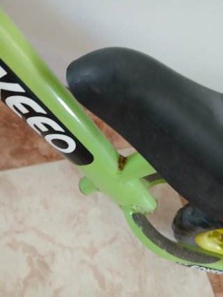 Lote patinete, bici sin pedales,raquetas, cocinita
