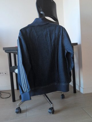 Chaqueta vaquera Adidas azul. Oversized.