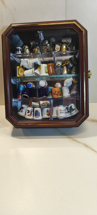 Colección de dedales decorativos