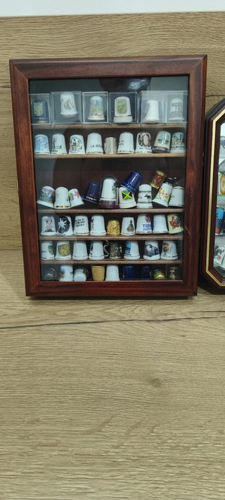 Colección de dedales decorativos