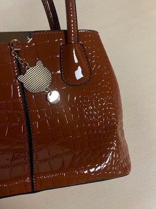 Bolso de mano efecto piel cocodrilo