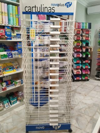 Expositor vacío cartulinas