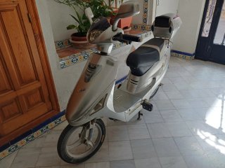 Bicicleta Eléctrica color Plata