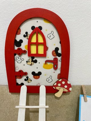 Puerta Ratoncito Pérez con accesorios