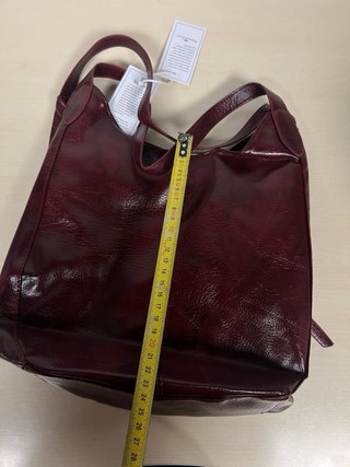 Bolso de hombro rojo