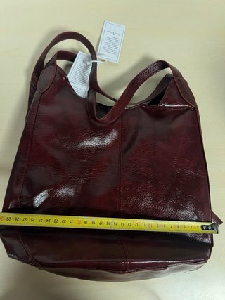 Bolso de hombro rojo