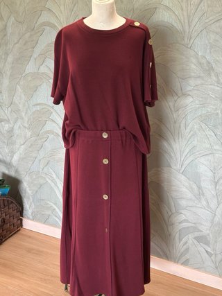 Conjunto Falda y Jersey Burdeos