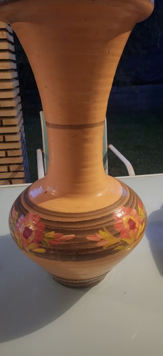 Jarrón antiguo cerámica pintado a mano