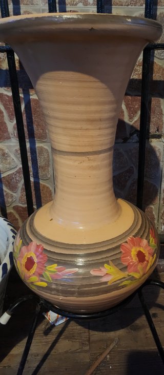Jarrón antiguo cerámica pintado a mano