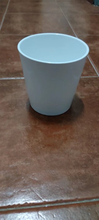 2 Macetas  blancas