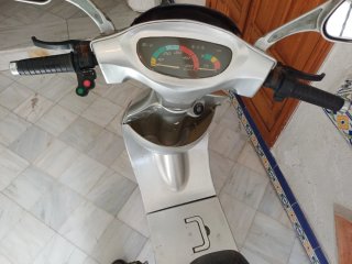 Bicicleta Eléctrica color Plata