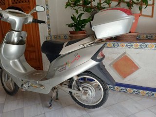 Bicicleta Eléctrica color Plata