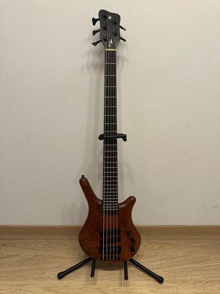 Bajo eléctrico Warwick Thumb NT 5 cuerdas