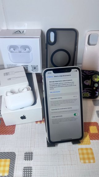 iPhone XR Bianco + Auricolari Air Pro 6