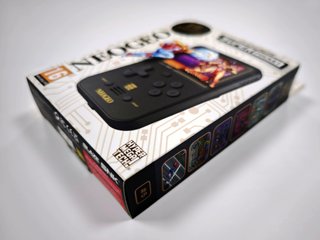 Super Pocket NeoGeo Edition (precintada)