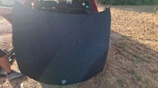 Capó BMW Serie 1 sin bollos